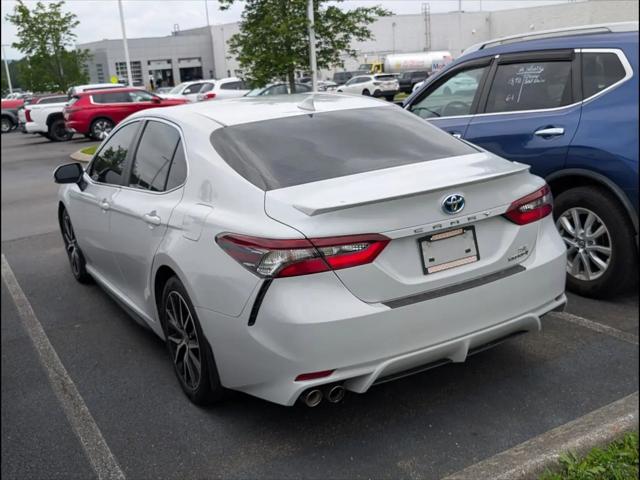 2023 Toyota Camry SE Hybrid