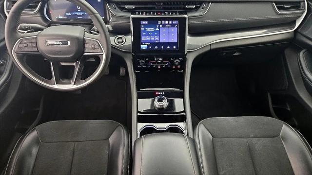 2023 Jeep Grand Cherokee L Altitude 4x2