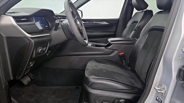 2023 Jeep Grand Cherokee L Altitude 4x2