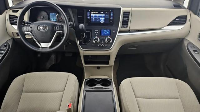 2017 Toyota Sienna LE 8 Passenger