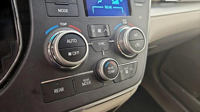2017 Toyota Sienna LE 8 Passenger