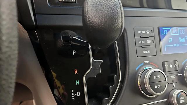 2017 Toyota Sienna LE 8 Passenger