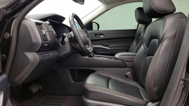 2023 Nissan Pathfinder SL 4WD