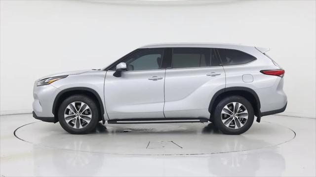 2022 Toyota Highlander Hybrid XLE