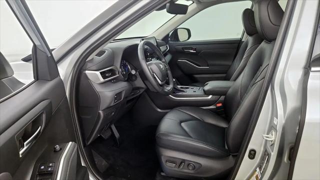 2022 Toyota Highlander Hybrid XLE