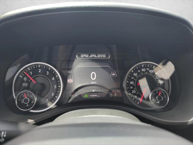 2025 Ram 1500 Big Horn Crew Cab 4x4 5'7" Box