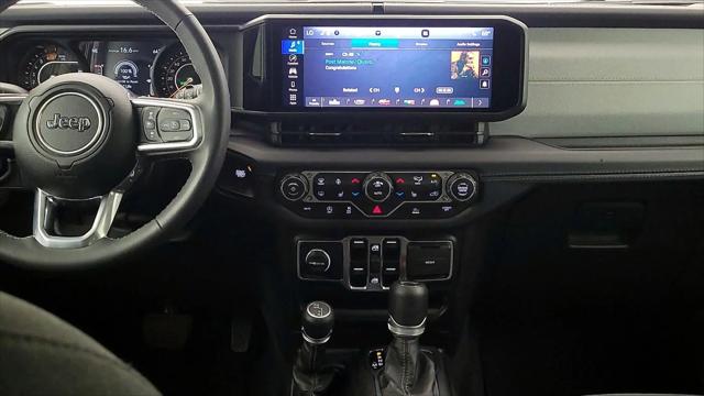 2025 Jeep Wrangler 4-Door Sahara 4x4