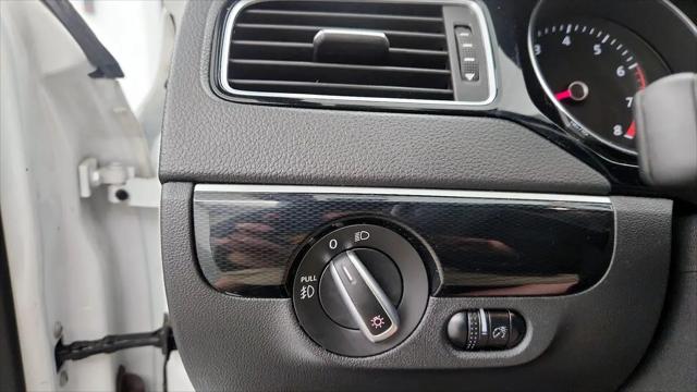 2015 Volkswagen Jetta 1.8T Sport