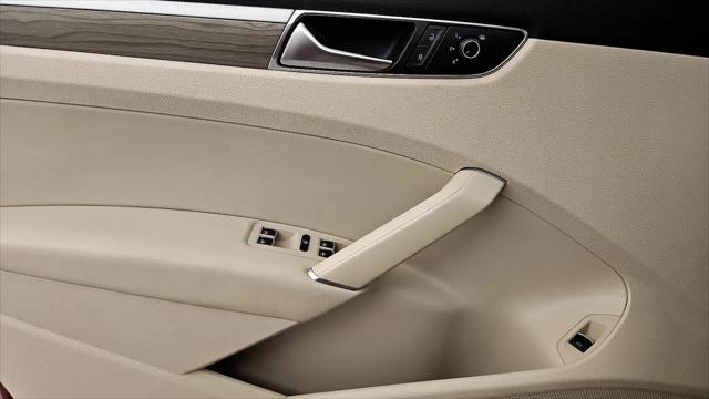2016 Volkswagen Passat 1.8T SE