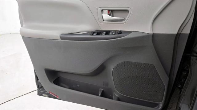2018 Toyota Sienna LE 7 Passenger