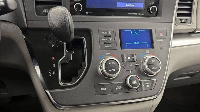 2018 Toyota Sienna LE 7 Passenger