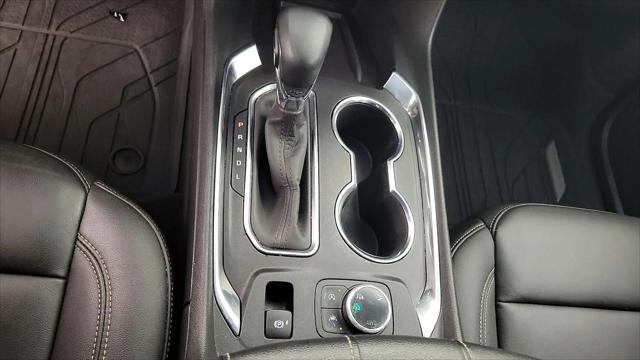 2023 Chevrolet Traverse AWD LT Leather