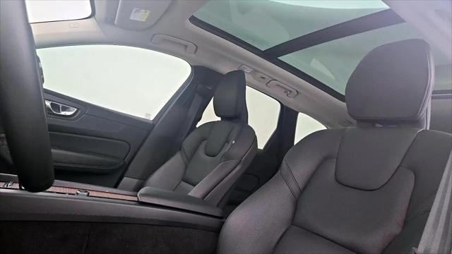 2024 Volvo XC60 B5 Plus Dark Theme