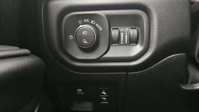 2025 Ram 1500 Big Horn Crew Cab 4x4 5'7" Box