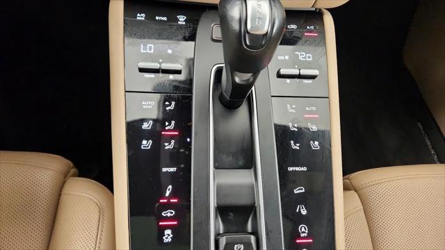 2023 Porsche Macan T