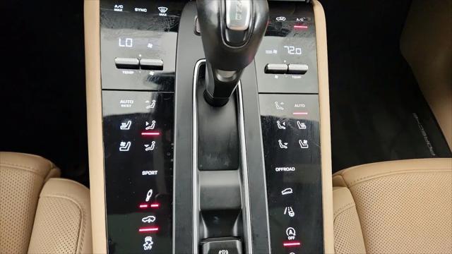 2023 Porsche Macan T