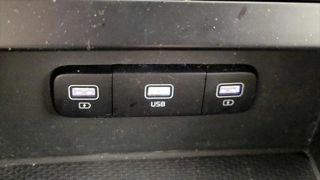 2023 Kia Carnival MPV LX