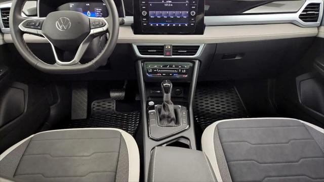 2025 Volkswagen Taos 1.5T SE