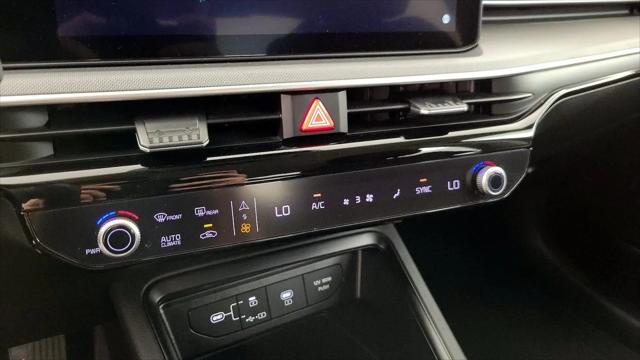 2025 Kia K5 LXS