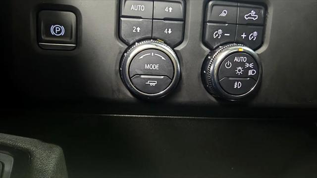 2024 GMC Sierra 3500HD 4WD Crew Cab Standard Bed AT4