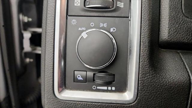 2022 Ram 1500 Classic SLT Crew Cab 4x2 5'7" Box