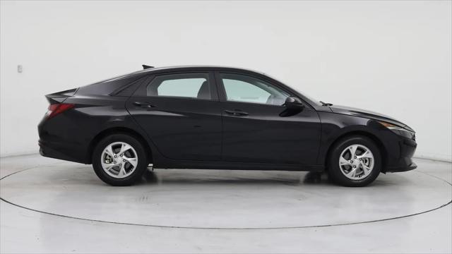 2023 Hyundai Elantra SE