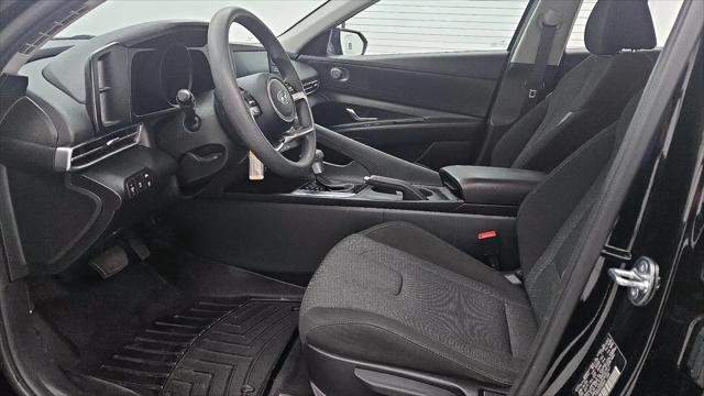 2023 Hyundai Elantra SE