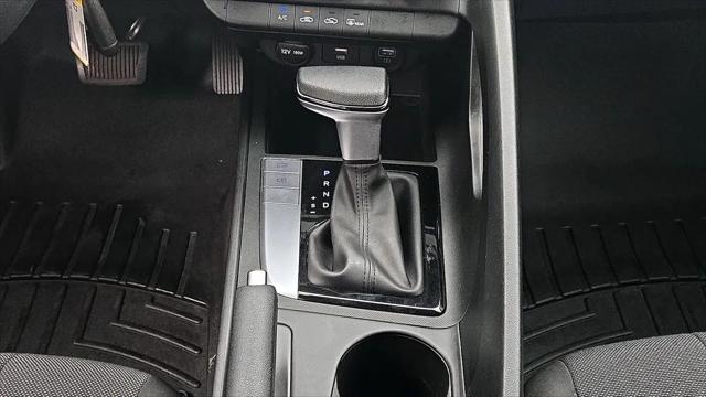 2023 Hyundai Elantra SE