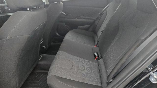 2023 Hyundai Elantra SE