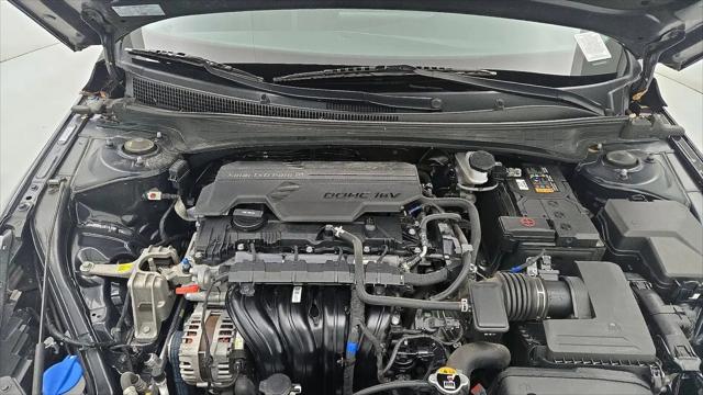 2023 Hyundai Elantra SE