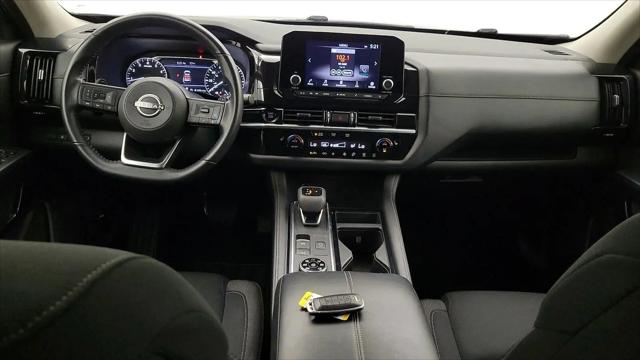 2025 Nissan Pathfinder SV 4WD