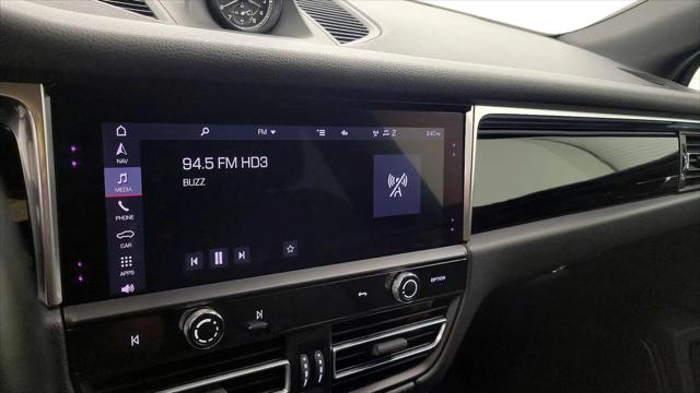 2022 Porsche Macan Macan