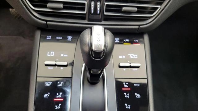 2022 Porsche Macan Macan