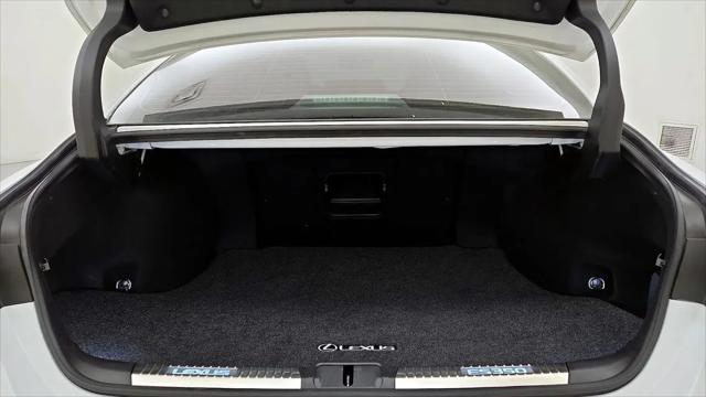 2023 Lexus ES 350 F SPORT Handling