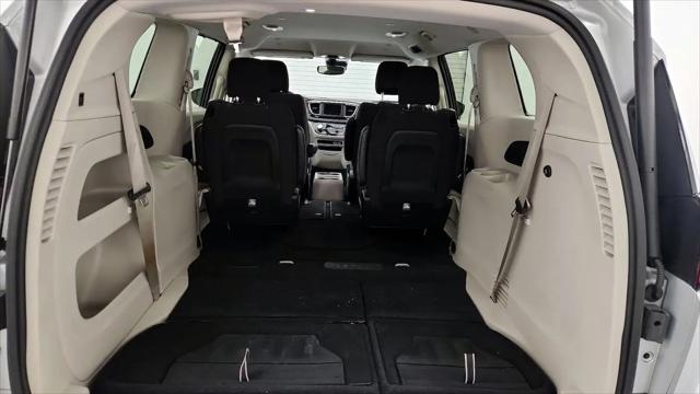 2023 Chrysler Voyager LX