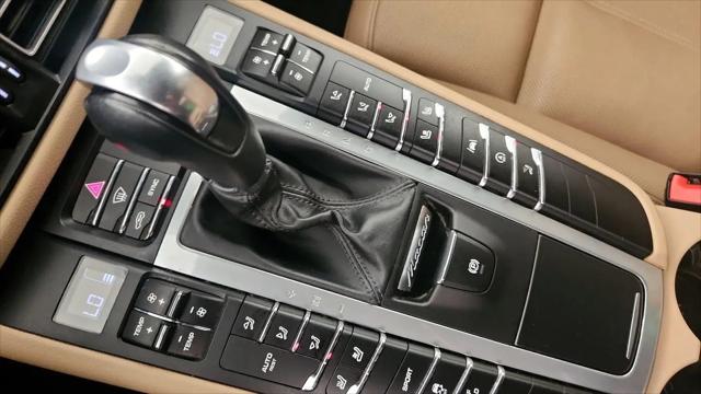 2021 Porsche Macan Macan