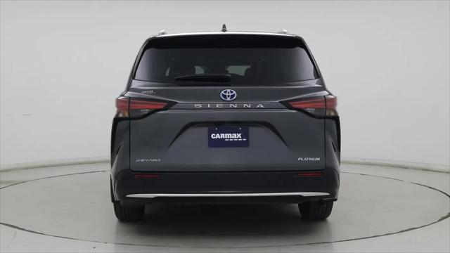 2025 Toyota Sienna Platinum