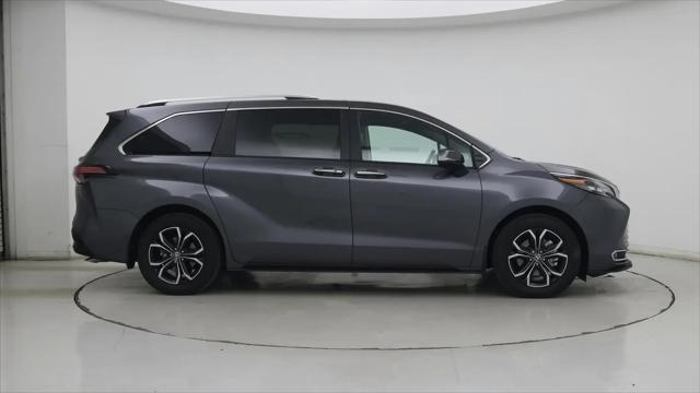 2025 Toyota Sienna Platinum