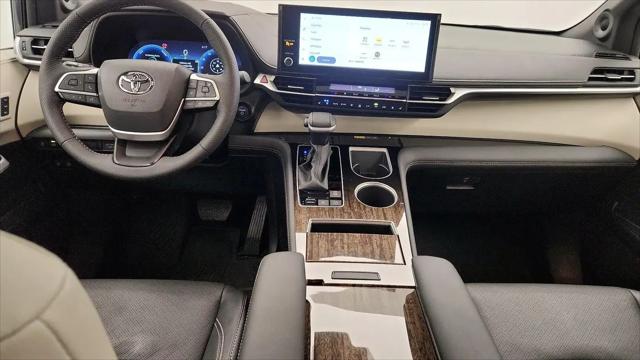 2025 Toyota Sienna Platinum