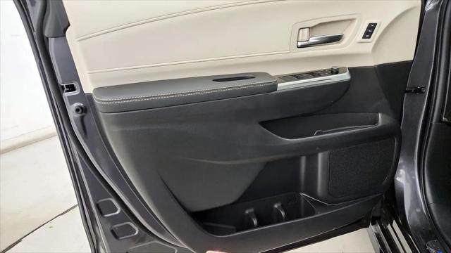 2025 Toyota Sienna Platinum