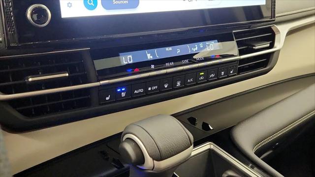 2025 Toyota Sienna Platinum