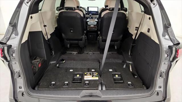 2025 Toyota Sienna Platinum