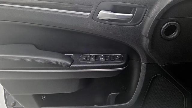2015 Chrysler 300 Limited