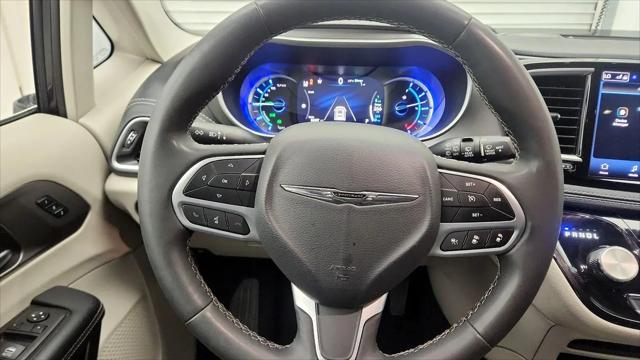2023 Chrysler Pacifica Hybrid Touring L
