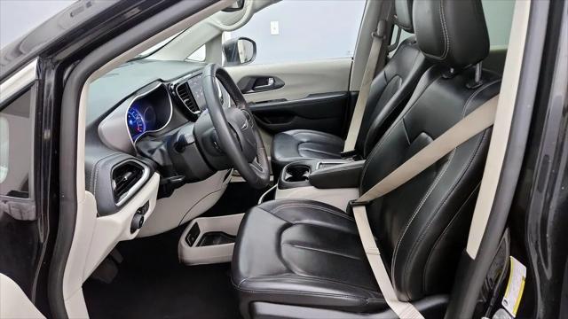 2023 Chrysler Pacifica Hybrid Touring L