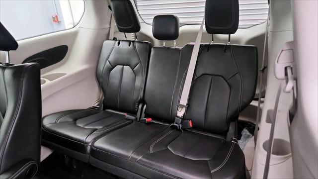 2023 Chrysler Pacifica Hybrid Touring L