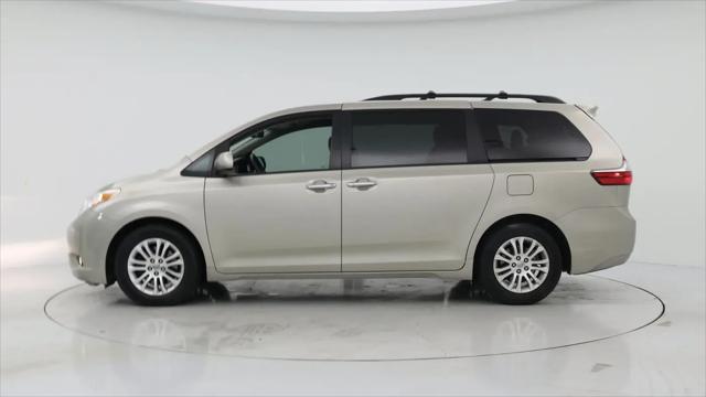 2017 Toyota Sienna XLE 8 Passenger