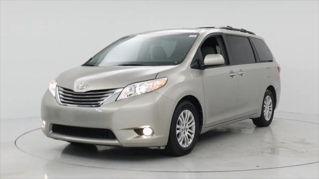2017 Toyota Sienna XLE 8 Passenger