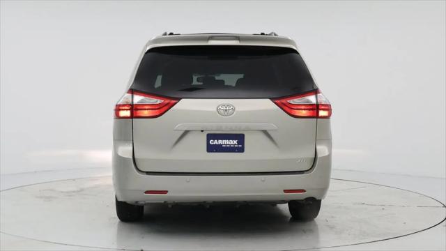 2017 Toyota Sienna XLE 8 Passenger