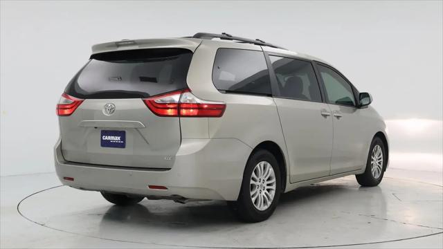 2017 Toyota Sienna XLE 8 Passenger